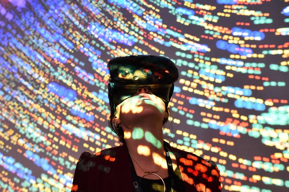 vr-headset-abstract-simulation.jpg